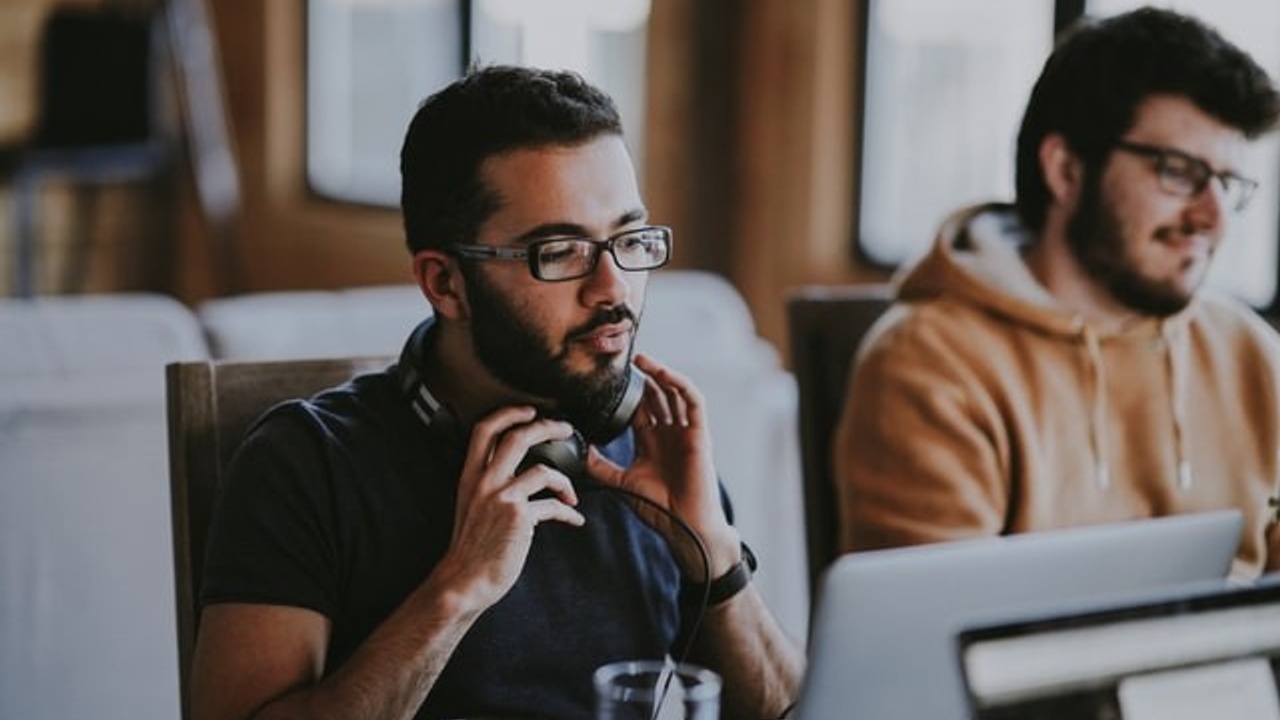 How To Organize A Virtual Watch Party With Friends